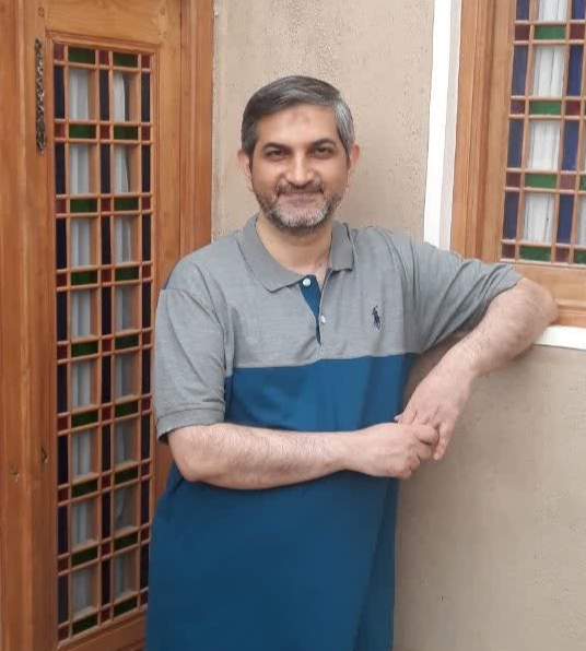 تصویری از خادم الحسین آمر قدم