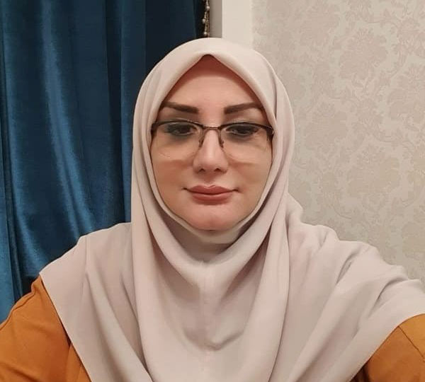 تصویری از فرزانه سادات (فرزانه) معصومیان