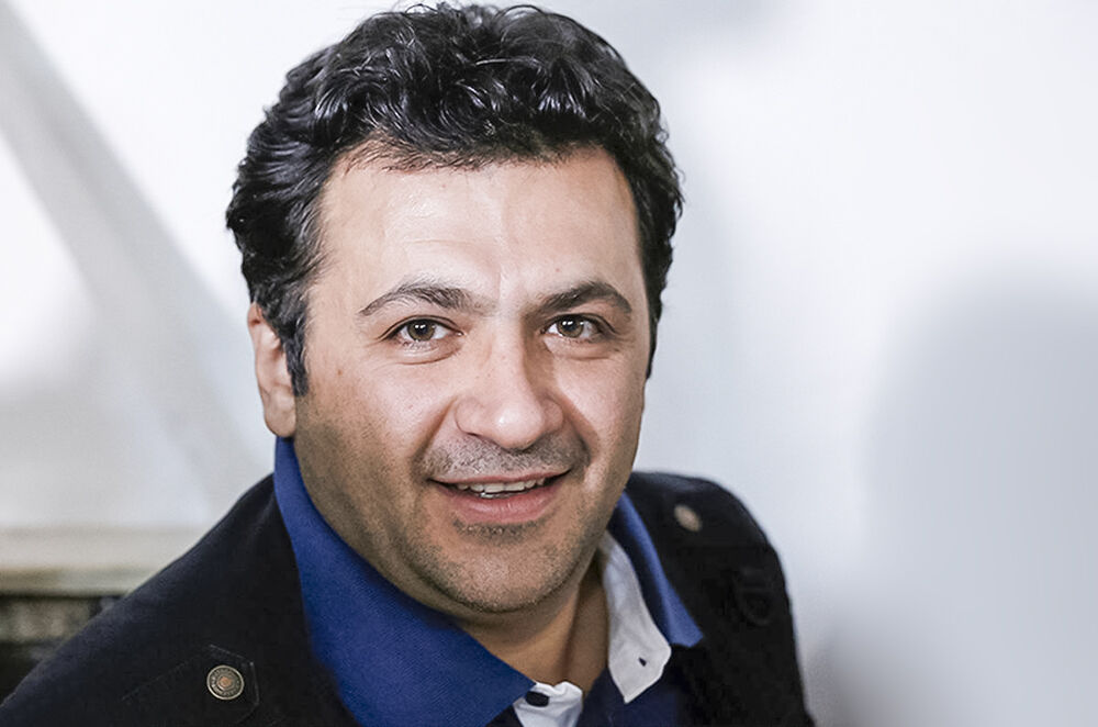 تصویری از شهرام عبدلی