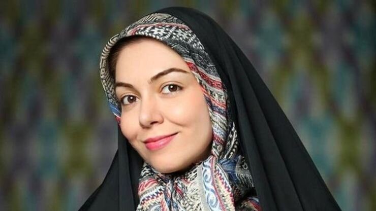 تصویری از آزاده نامداری