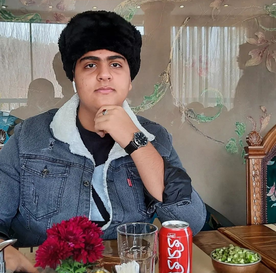 تصویری از احمدرضا مبینی