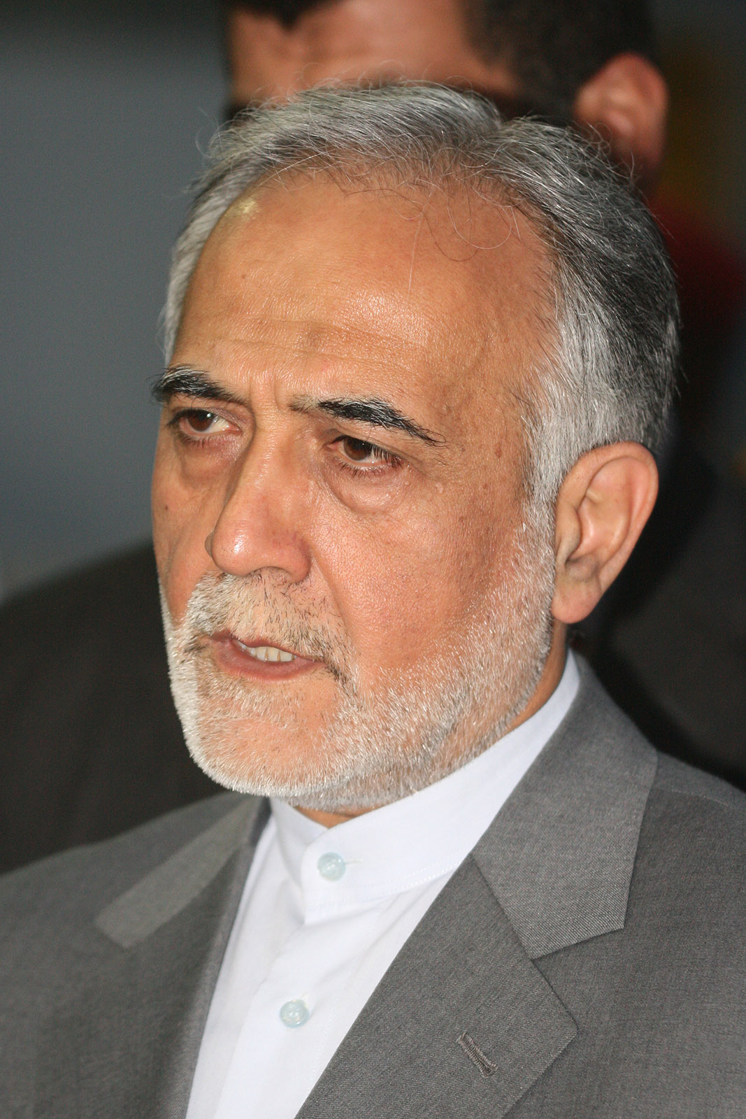 تصویری از پرویز داودی
