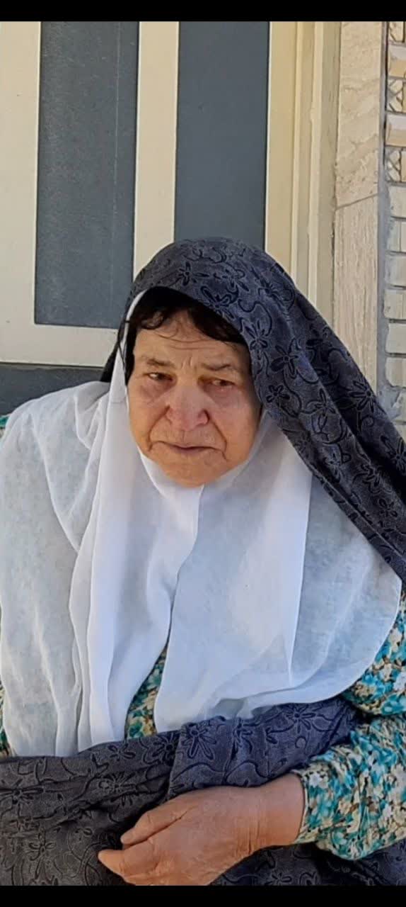 تصویری از حاجیه خانم تاج اکبرزاده