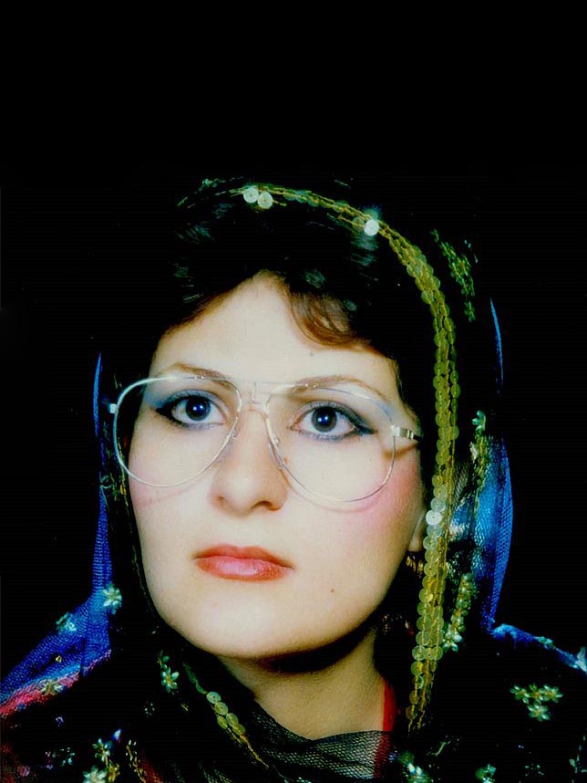 تصویری از ژیلا حسینی مشهور به فروغ شعر کردی