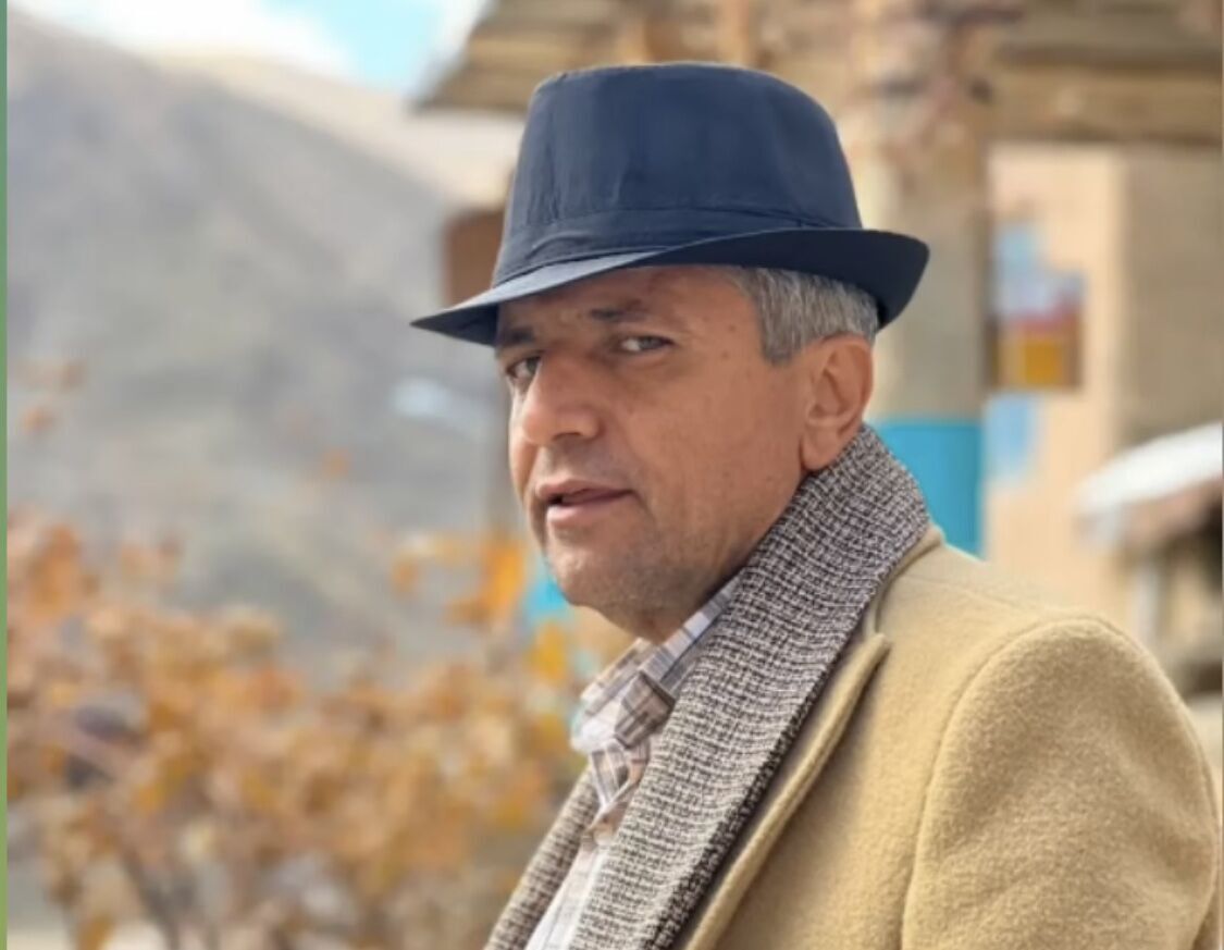 تصویری از احمد شاطبی(هنرمند طنز پرداز و بازیگر تئاتر)