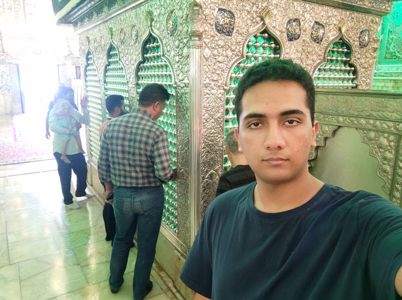 تصویری از معین رادمرد
