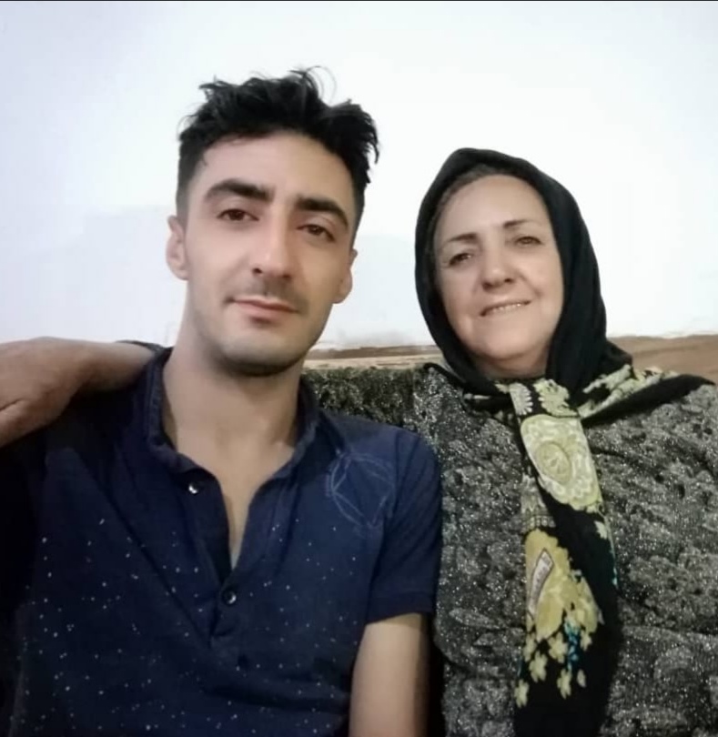 تصویری از آذر جوانمرد