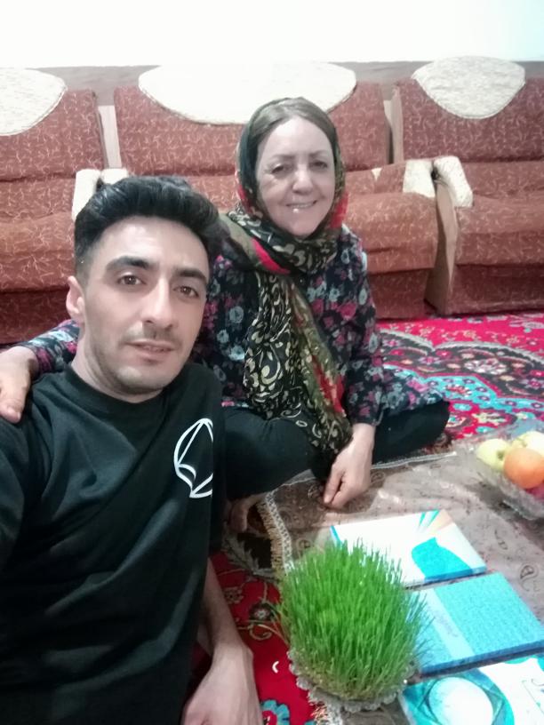 تصویری از آذر جوانمرد