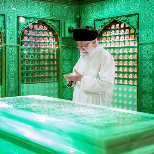 تصویری از سید علی خامنه ای