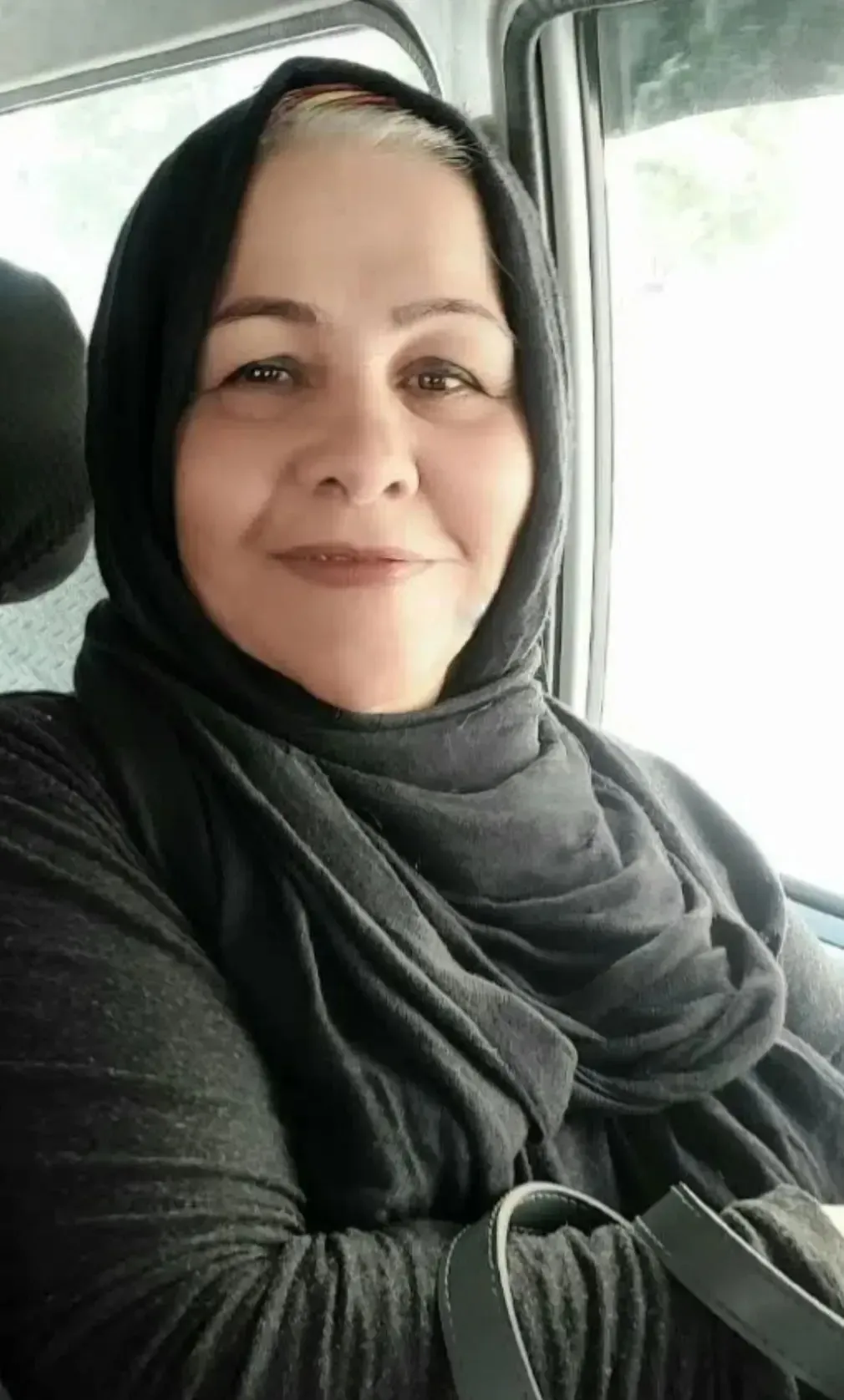 مرحومه اکرم حیدریان