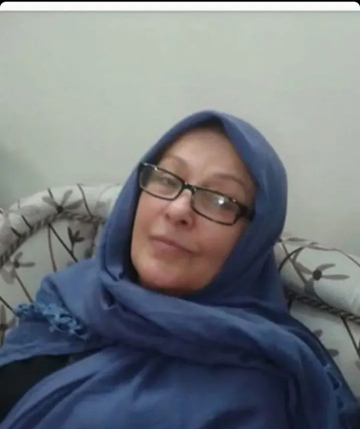  اشرف السادات سبکبار