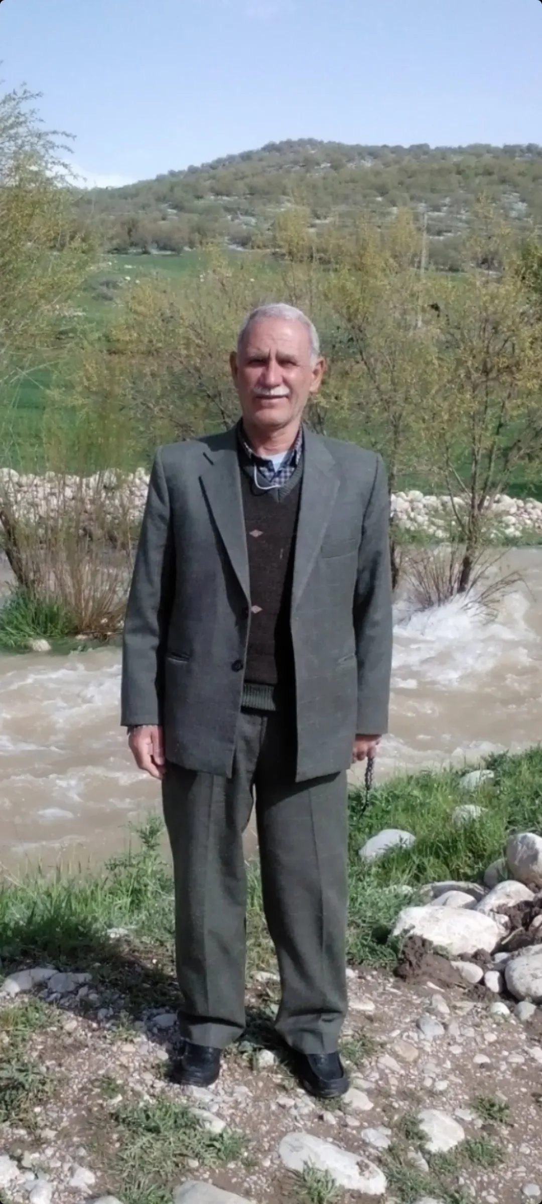 شادروان حاتم اکبری