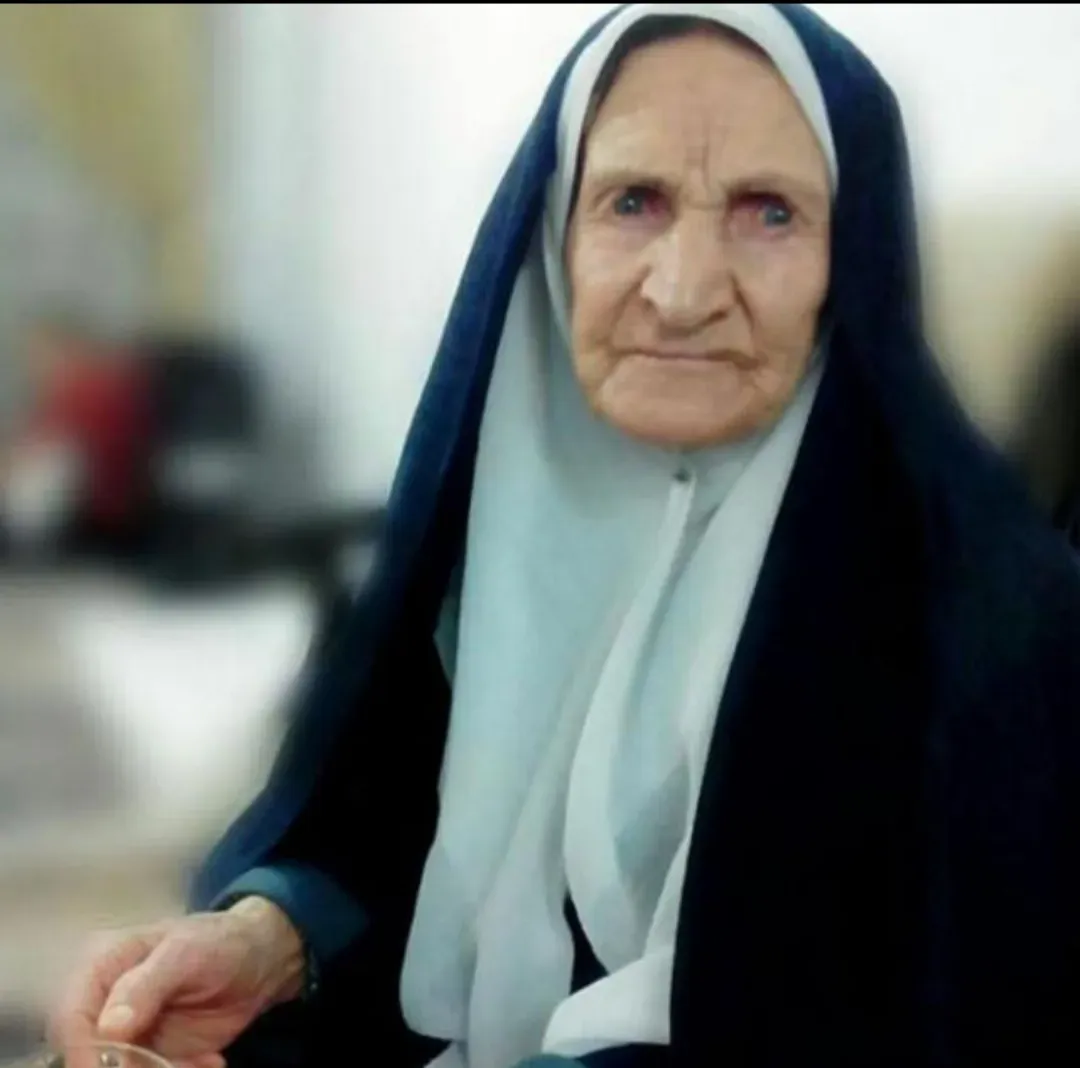 مرحومه گلی شمس