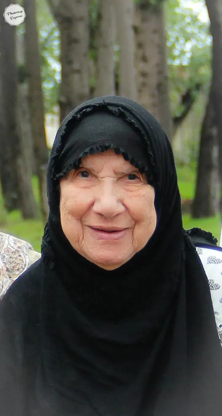مرحومه عذرا جوان
