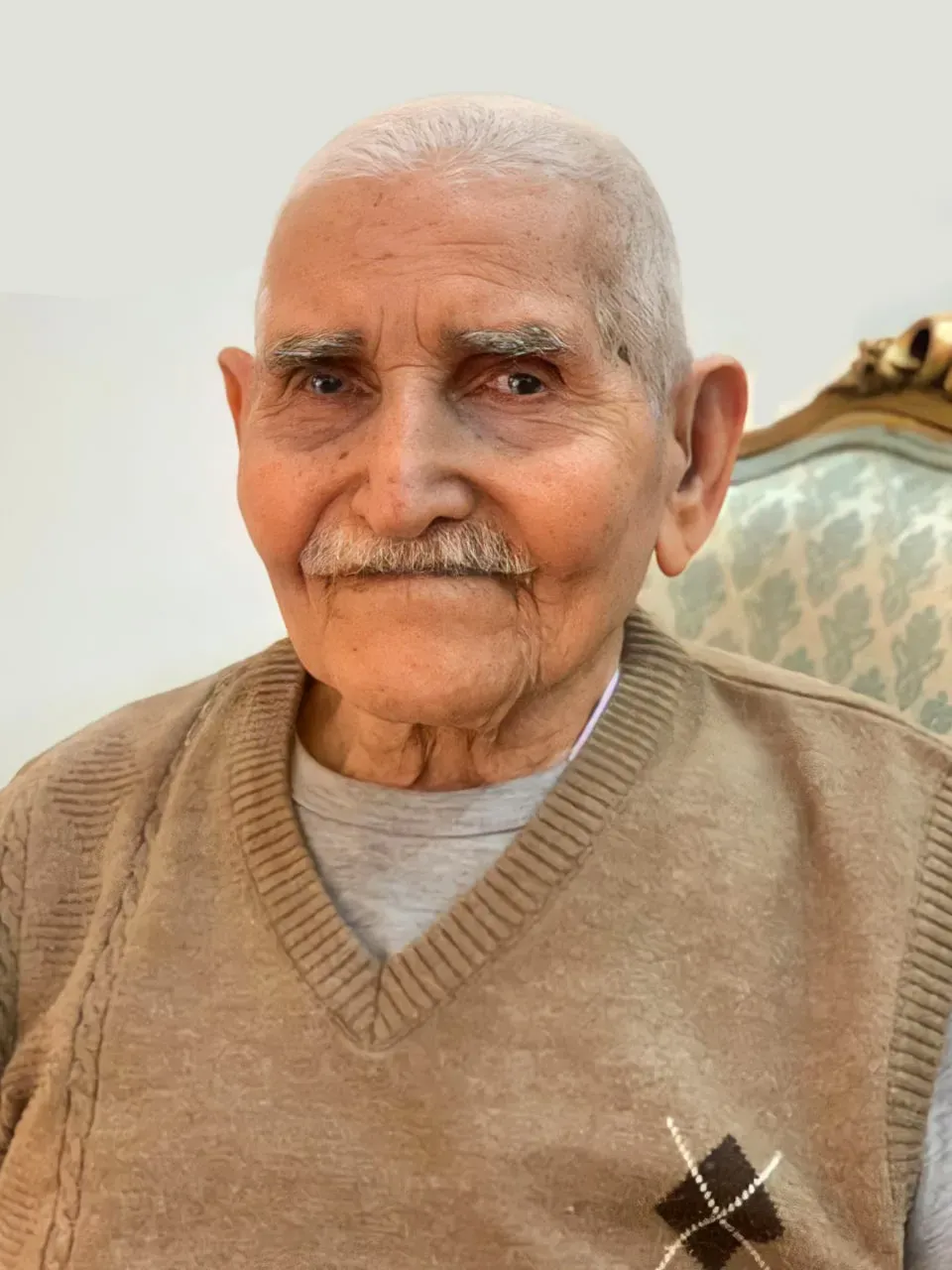 شادروان حسن شقایق