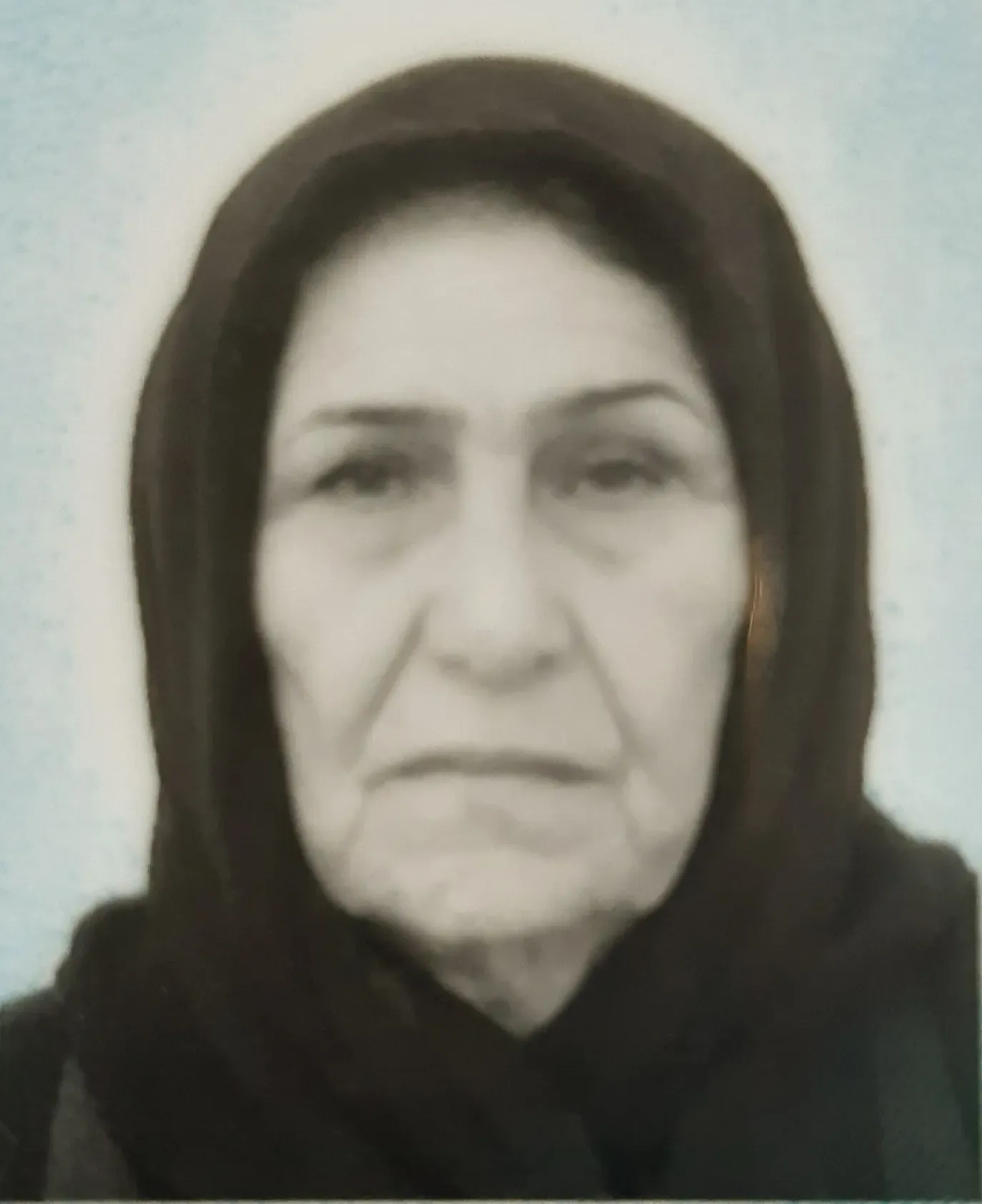 مرحومه دختربس عزیزکرمی