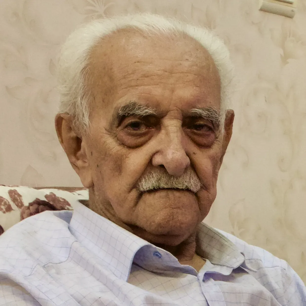 شادروان حاج حسین قوام